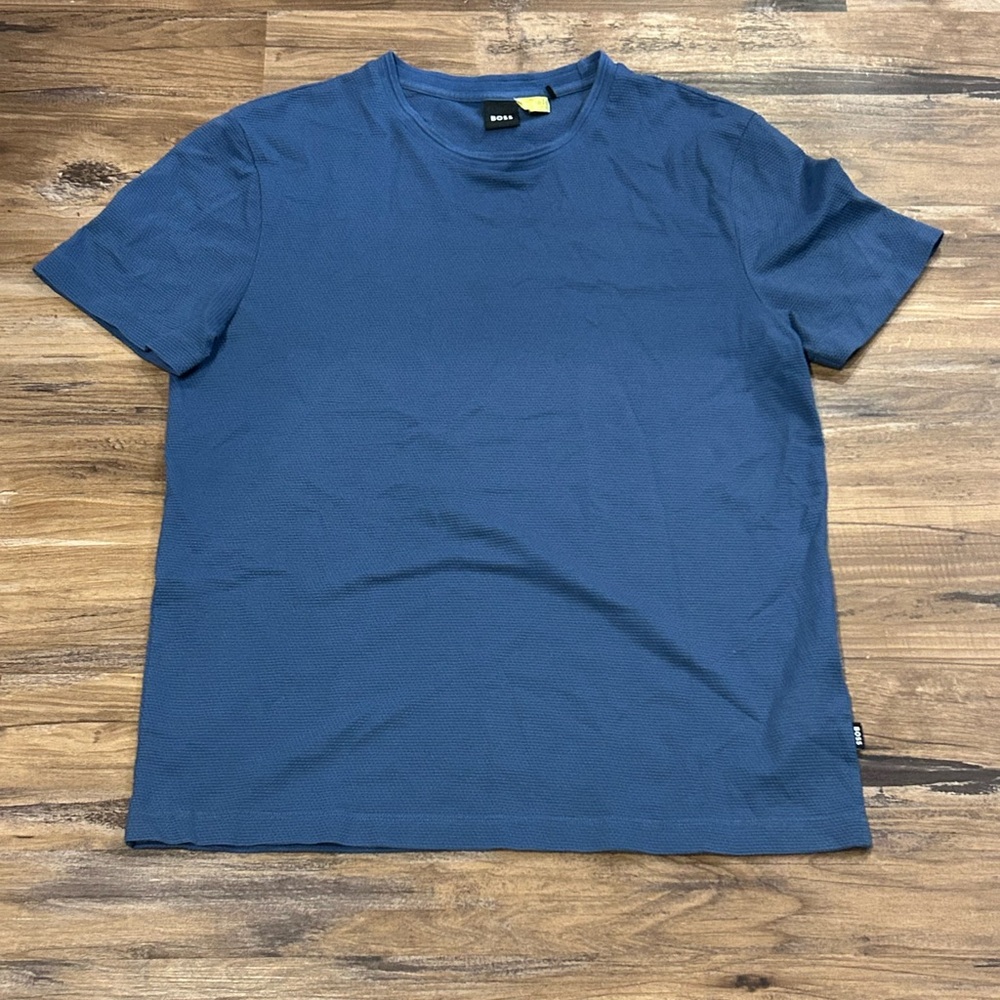 Hugo Boss Tee Size XL Lightly Worn